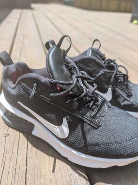 Nike Boys Air Max Intrlk Lite Sneaker